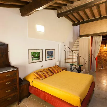Casa Scuderia Volterra
